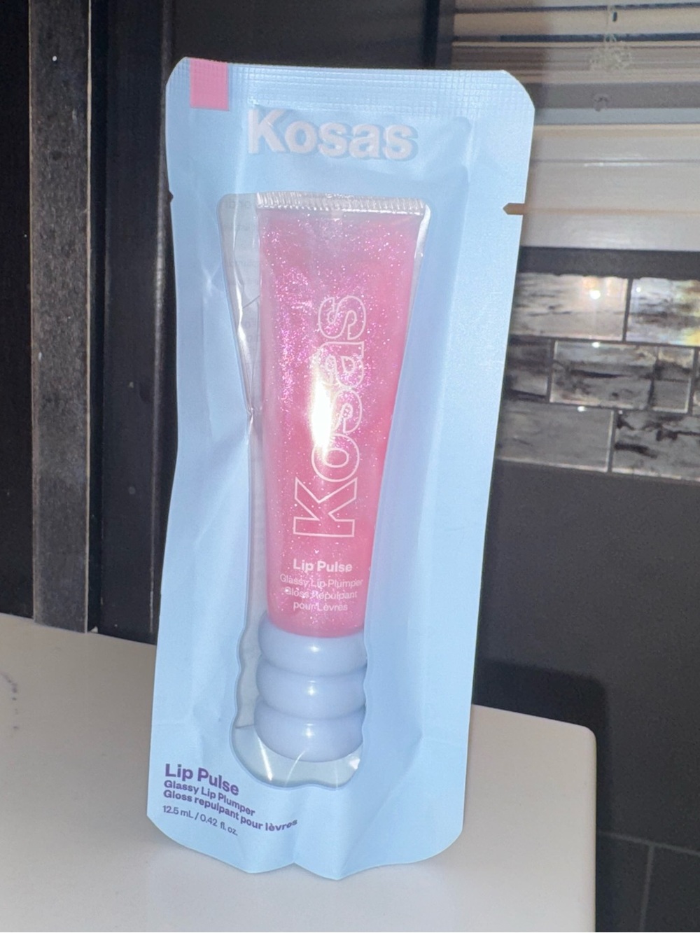 Kosas Lip Pulse Glassy Lip Plumper – Aura Flare